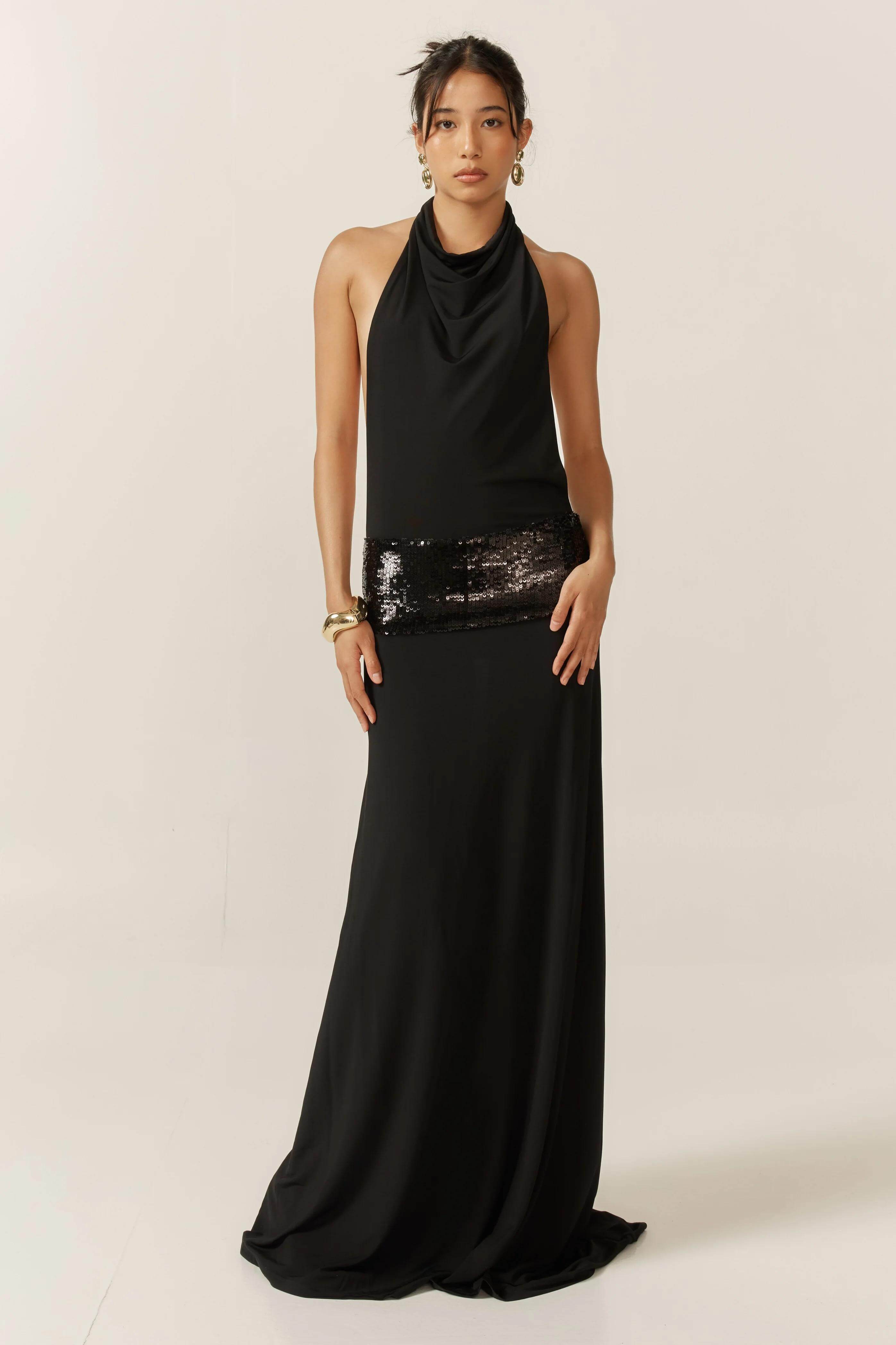 Czarna Sukienka Halter Adele