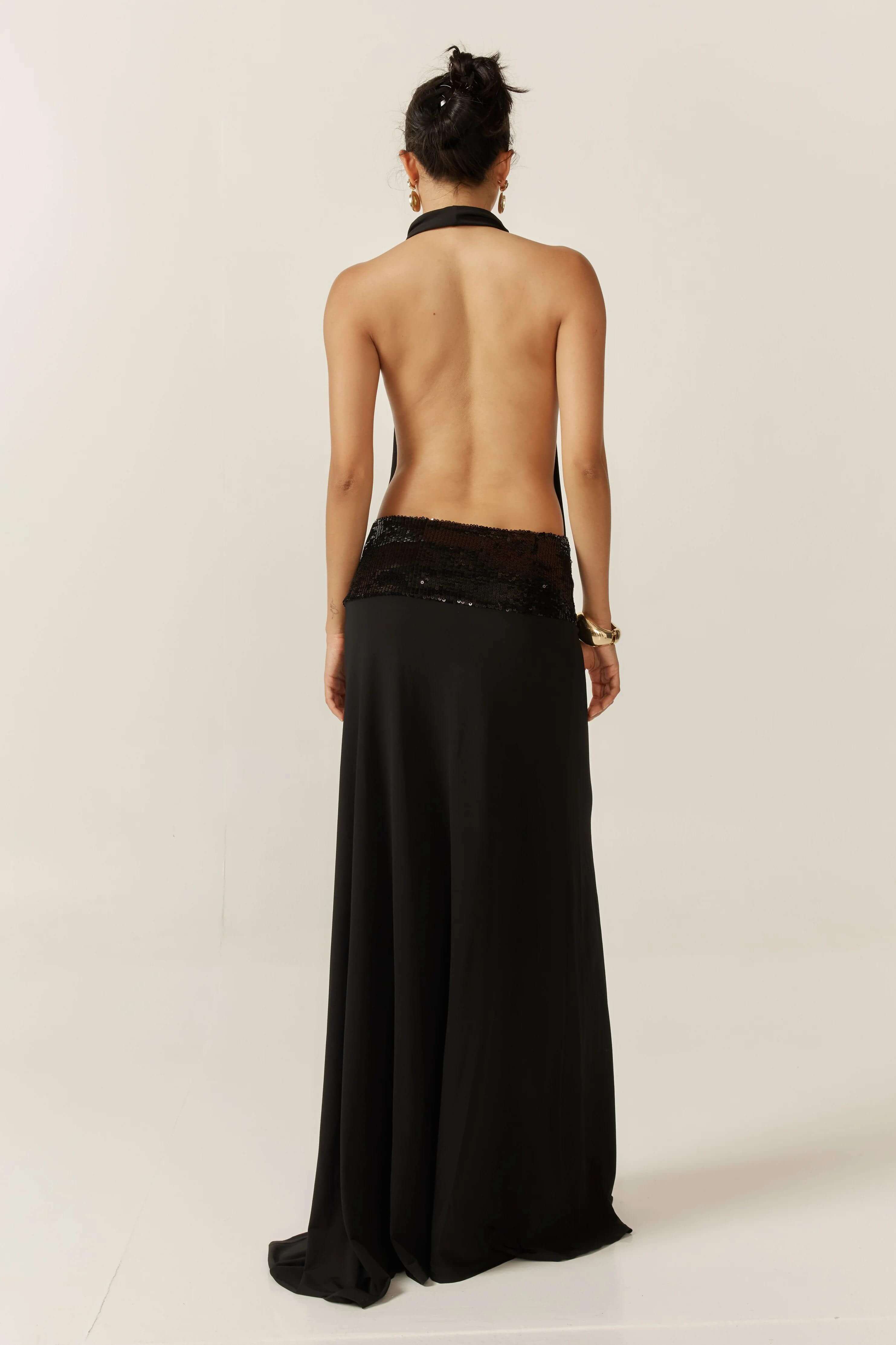 Czarna Sukienka Halter Adele